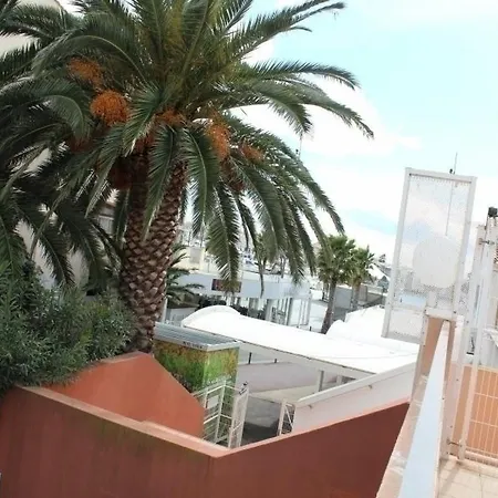 Port Richelieu 4 * 아그